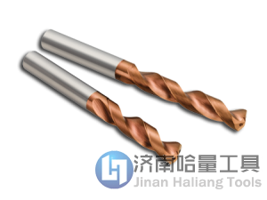 钻削高温合金时，需考虑众多方面。 加工安全性、可重复性、孔公差和孔质量都是最重要的指标。 CoroDrill R846具有独特的槽形、高质量的刃线和耐磨的顶部涂层。